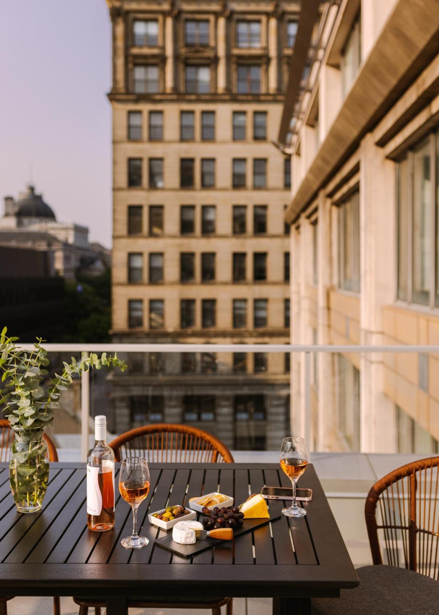 Sonder Lambert Aparthotel Montreal Exterior photo